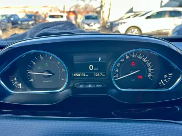 Peugeot 2008  50.000 km  navigatie  garantie  rate