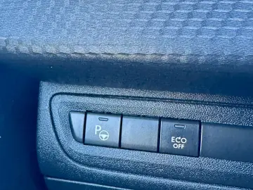 Peugeot 2008  50.000 km  navigatie  garantie  rate