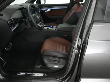 VW Touareg 3.0 TDI 4M Automatik R-Line ACC AHK Navi