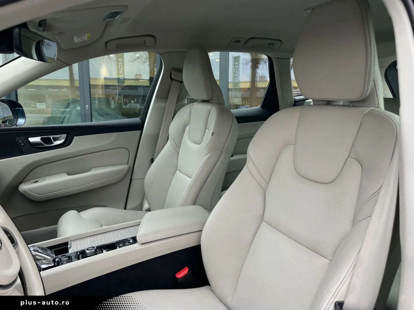 VOLVO XC60 B4 AWD Inscription AHK ACC Kamera TotWi