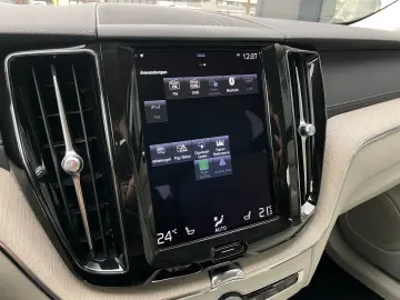 VOLVO XC60 B4 AWD Inscription AHK ACC Kamera TotWi