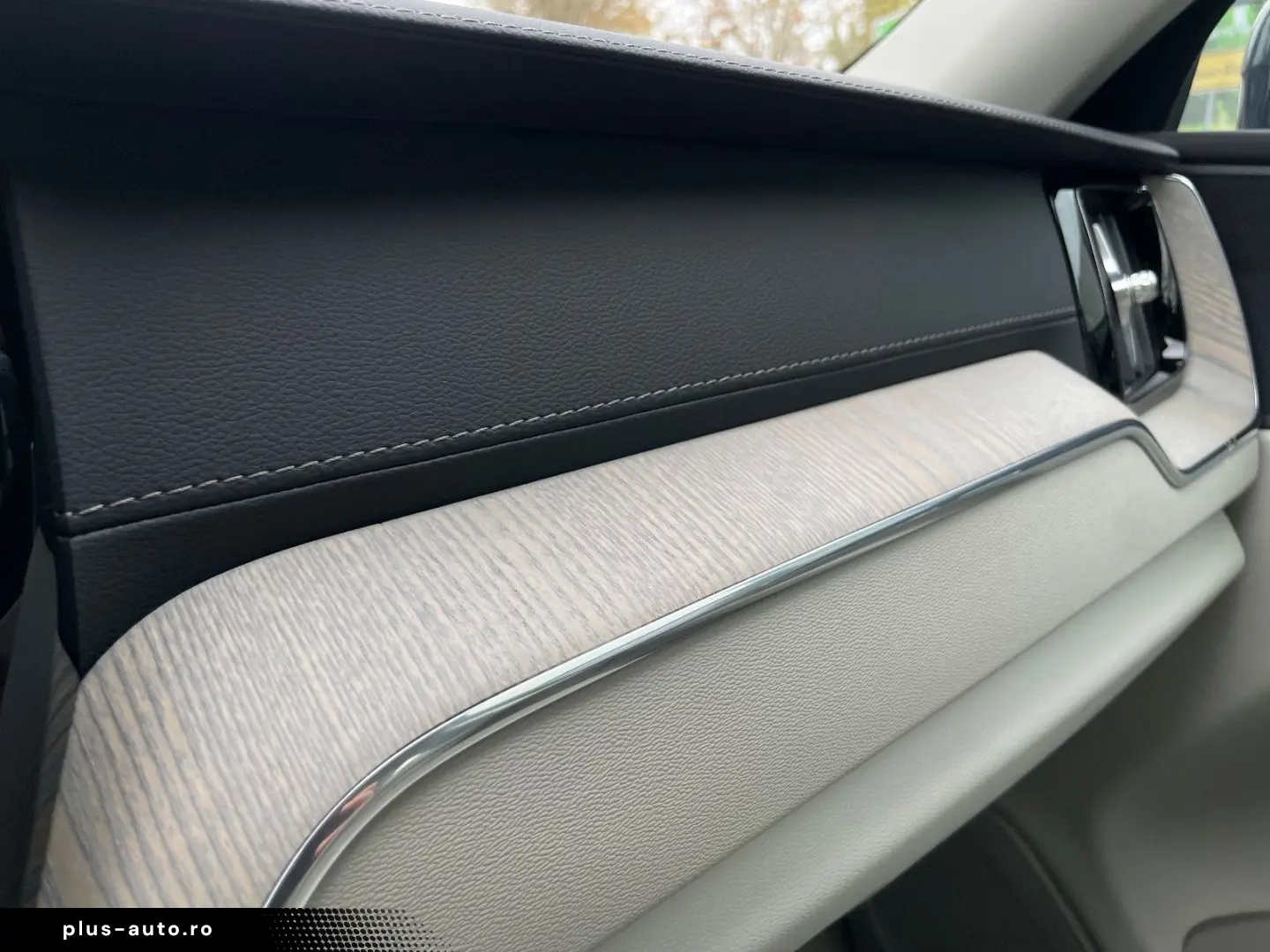 VOLVO XC60 B4 AWD Inscription AHK ACC Kamera TotWi