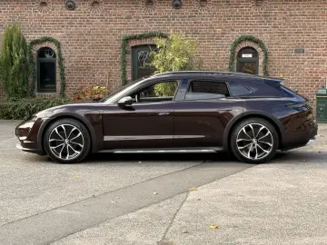 PORSCHE Taycan 4 Cross Turismo INNODRIVE PANORAMA LED-MA