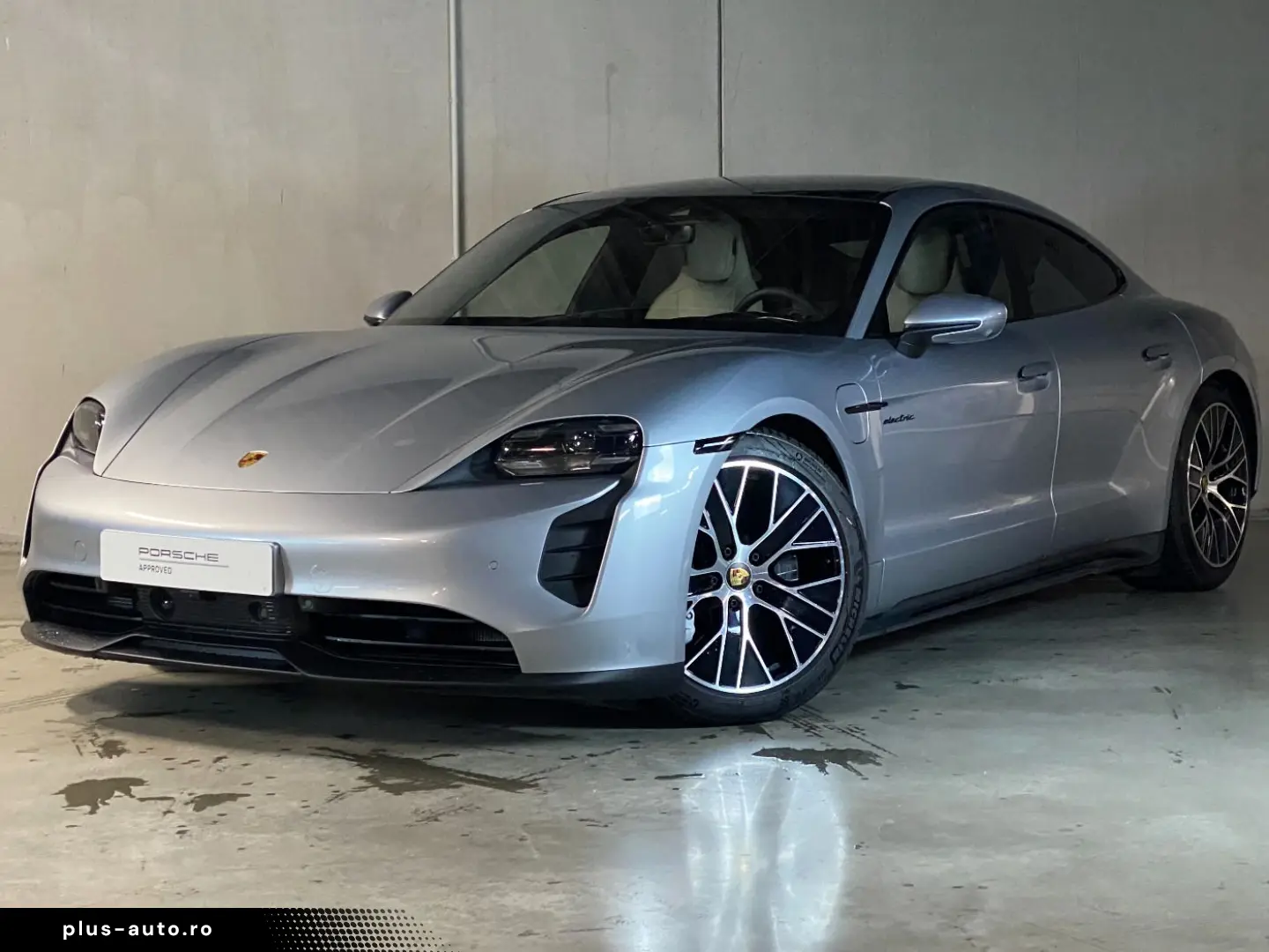 PORSCHE Taycan GTS   PDCC Sport   BOSE   Surround View