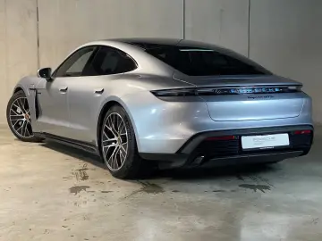 PORSCHE Taycan GTS   PDCC Sport   BOSE   Surround View