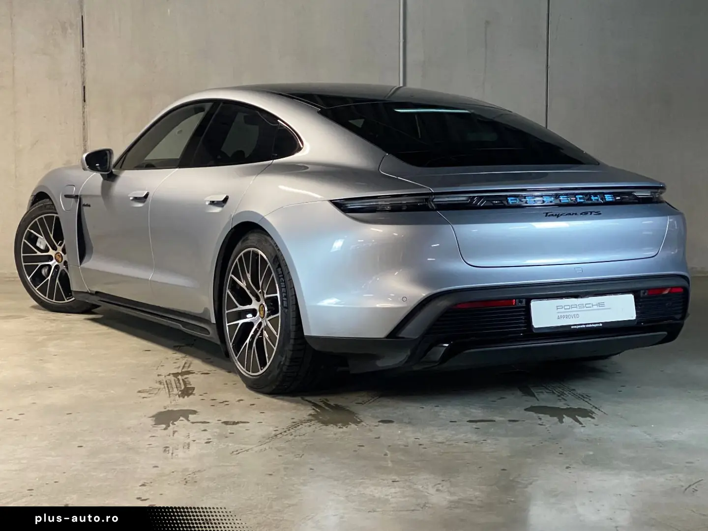 PORSCHE Taycan GTS   PDCC Sport   BOSE   Surround View