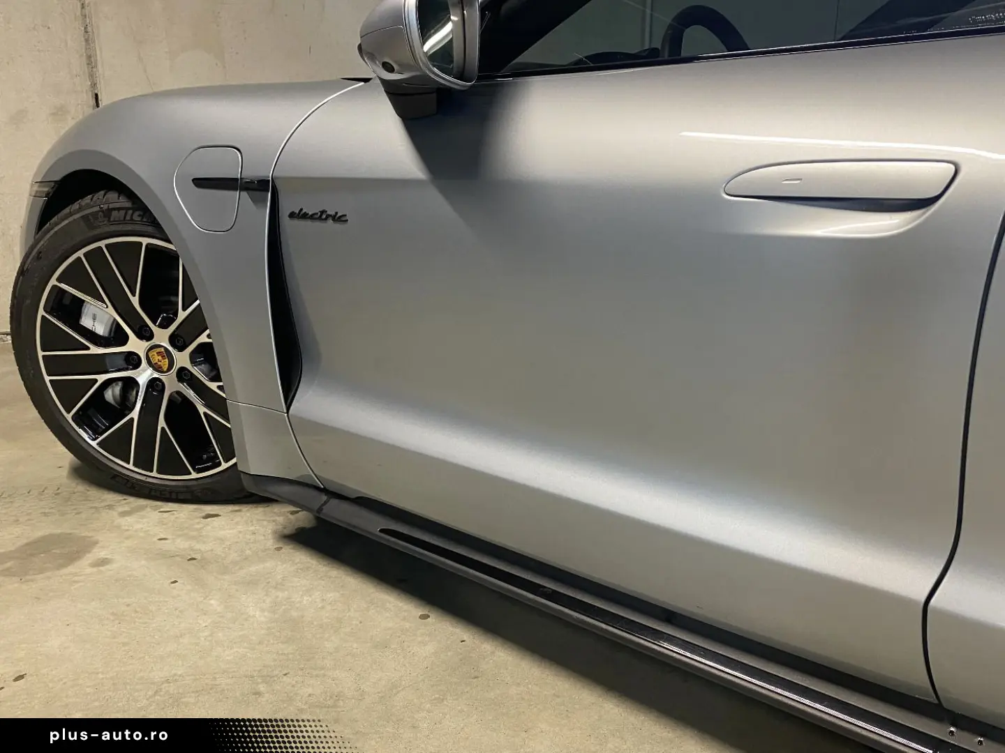 PORSCHE Taycan GTS   PDCC Sport   BOSE   Surround View