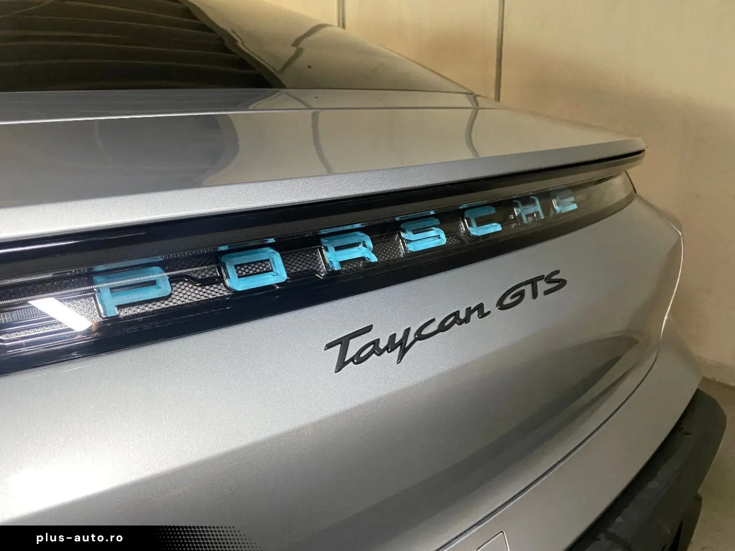 PORSCHE Taycan GTS   PDCC Sport   BOSE   Surround View