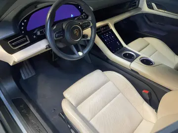 PORSCHE Taycan GTS   PDCC Sport   BOSE   Surround View