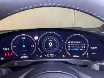 PORSCHE Taycan GTS   PDCC Sport   BOSE   Surround View