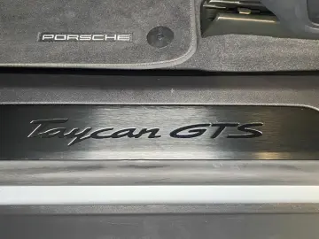 PORSCHE Taycan GTS   PDCC Sport   BOSE   Surround View
