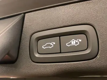 VOLVO XC60 B4 AWD Inscription 20 DAB 4xSiHz StandHz