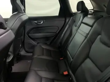 VOLVO XC60 B4 AWD Inscription 20 DAB 4xSiHz StandHz