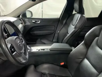 VOLVO XC60 B4 AWD Inscription 20 DAB 4xSiHz StandHz