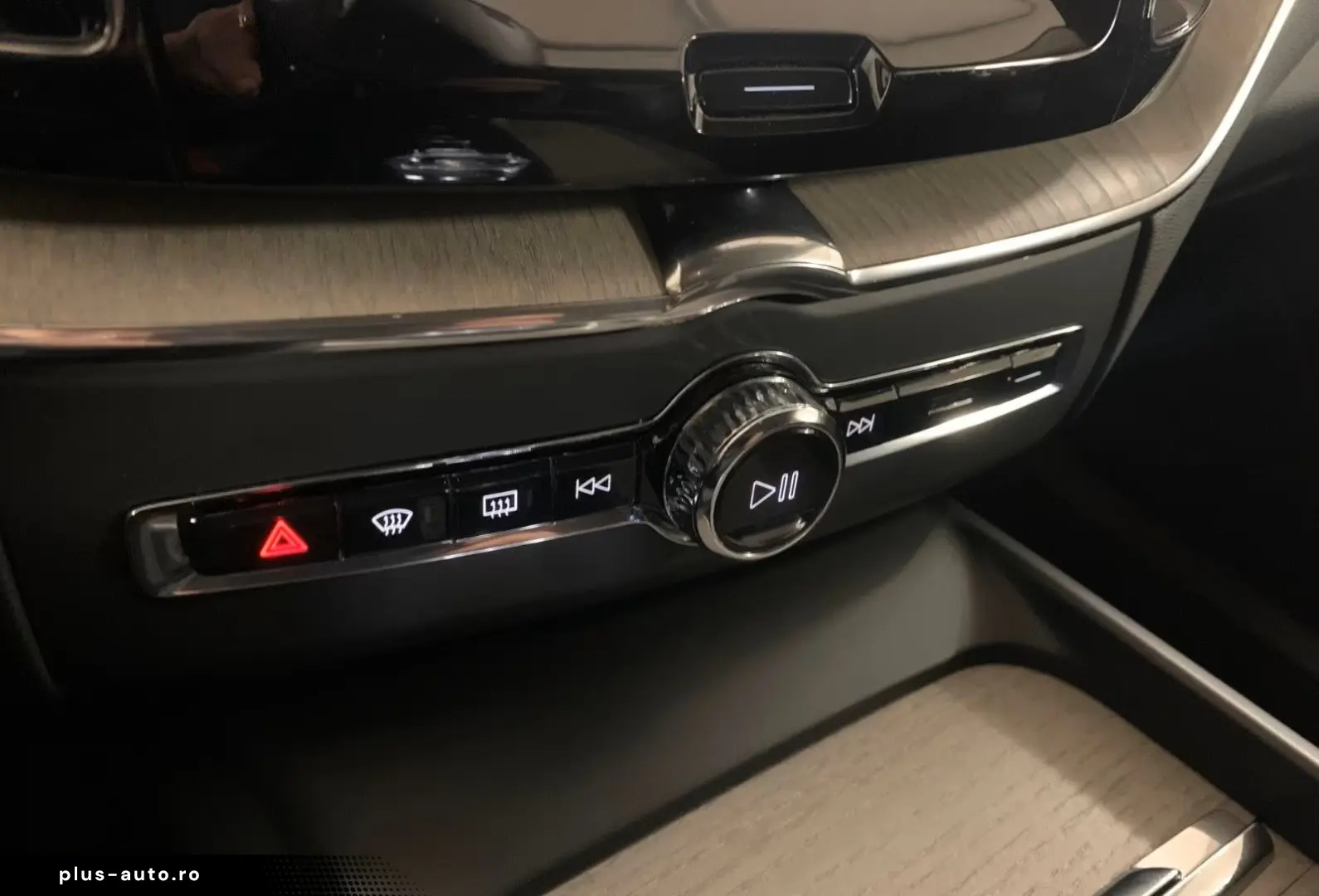 VOLVO XC60 B4 AWD Inscription 20 DAB 4xSiHz StandHz