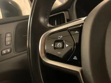 VOLVO XC60 B4 AWD Inscription 20 DAB 4xSiHz StandHz