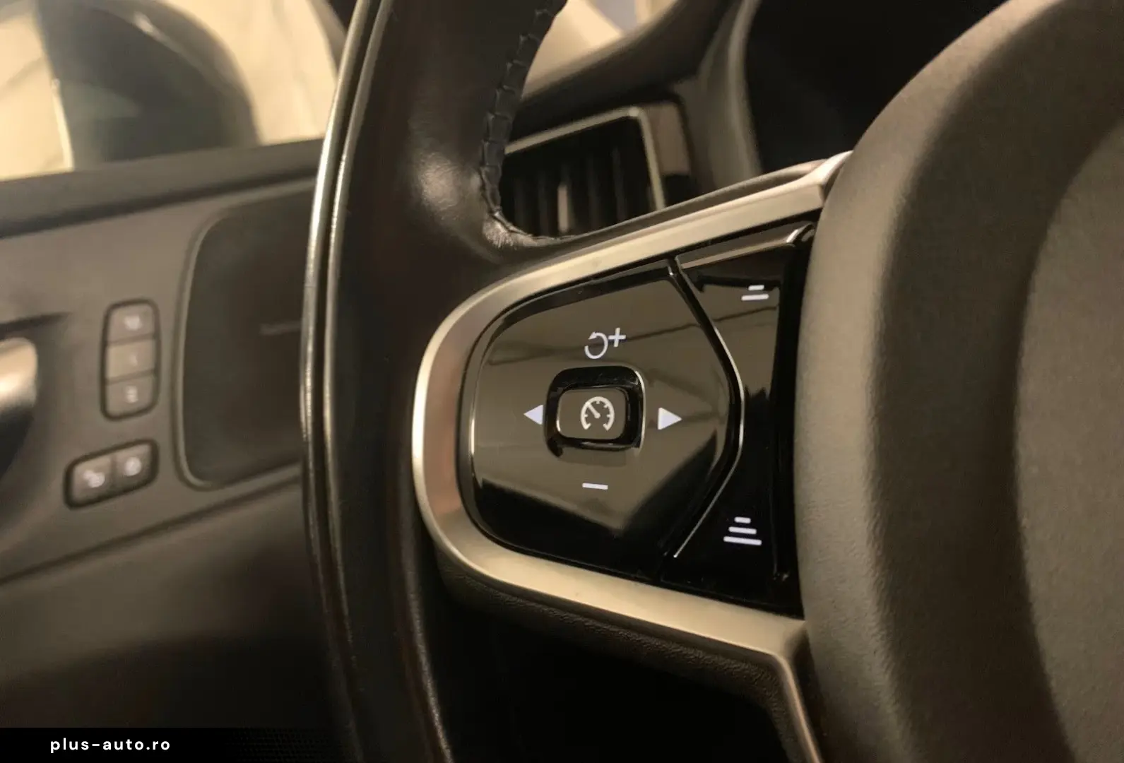 VOLVO XC60 B4 AWD Inscription 20 DAB 4xSiHz StandHz