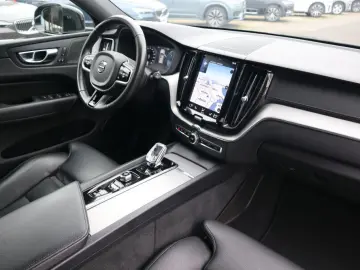 VOLVO XC60 B5 D AWD Geartronic Inscription AHK NAVI