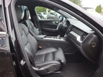 VOLVO XC60 B5 D AWD Geartronic Inscription AHK NAVI