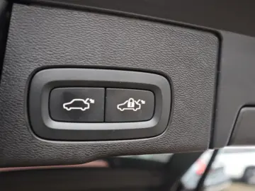 VOLVO XC60 B5 D AWD Geartronic Inscription AHK NAVI