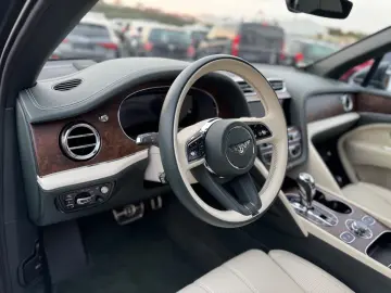 BENTLEY Bentayga V8 AZURE FIRST 1 EDITION FULL OPTION