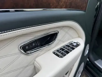 BENTLEY Bentayga V8 AZURE FIRST 1 EDITION FULL OPTION