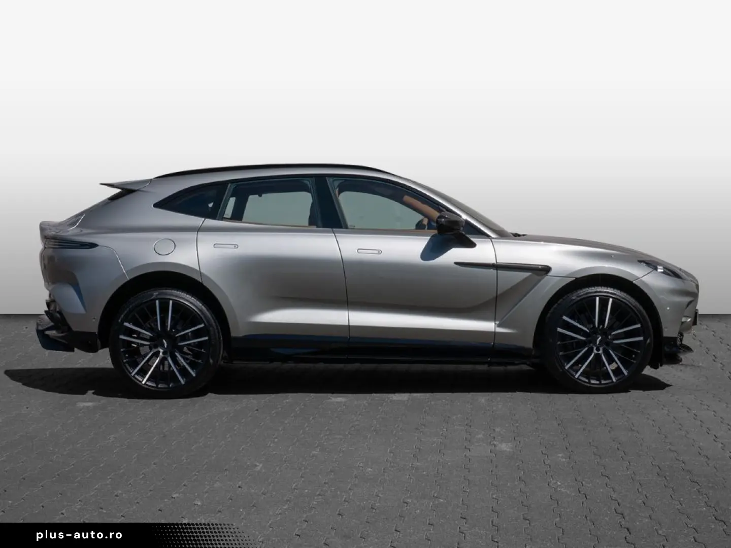 ASTON MARTIN DBX 707 Silver Birch Oxford Tan