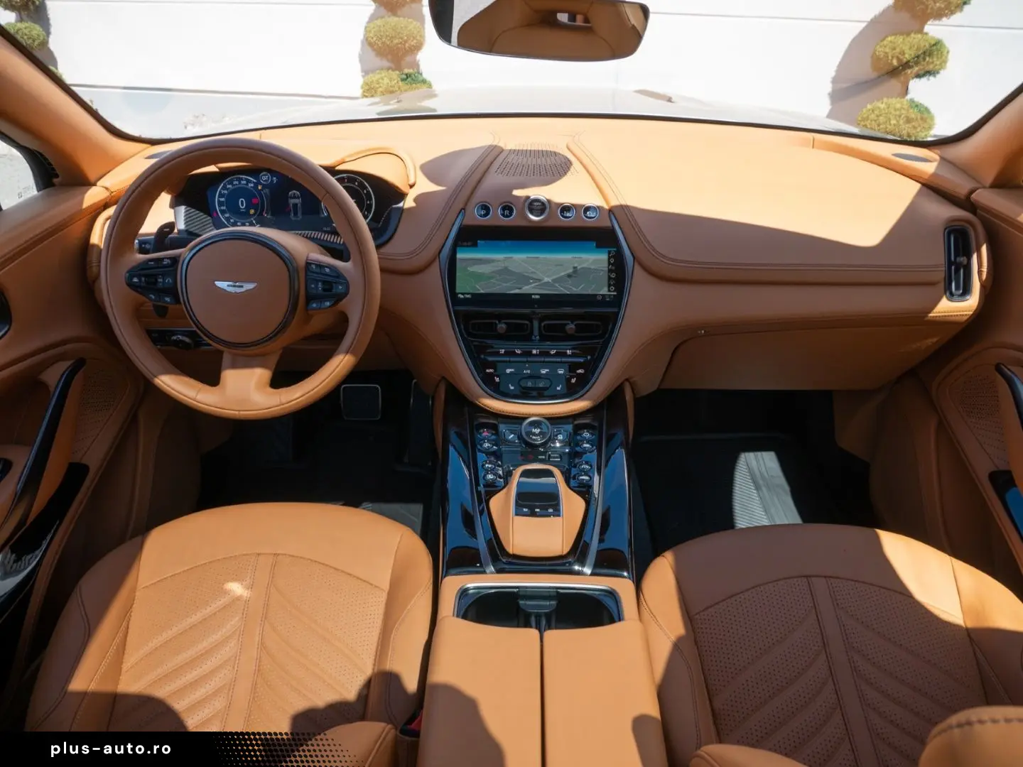 ASTON MARTIN DBX 707 Silver Birch Oxford Tan