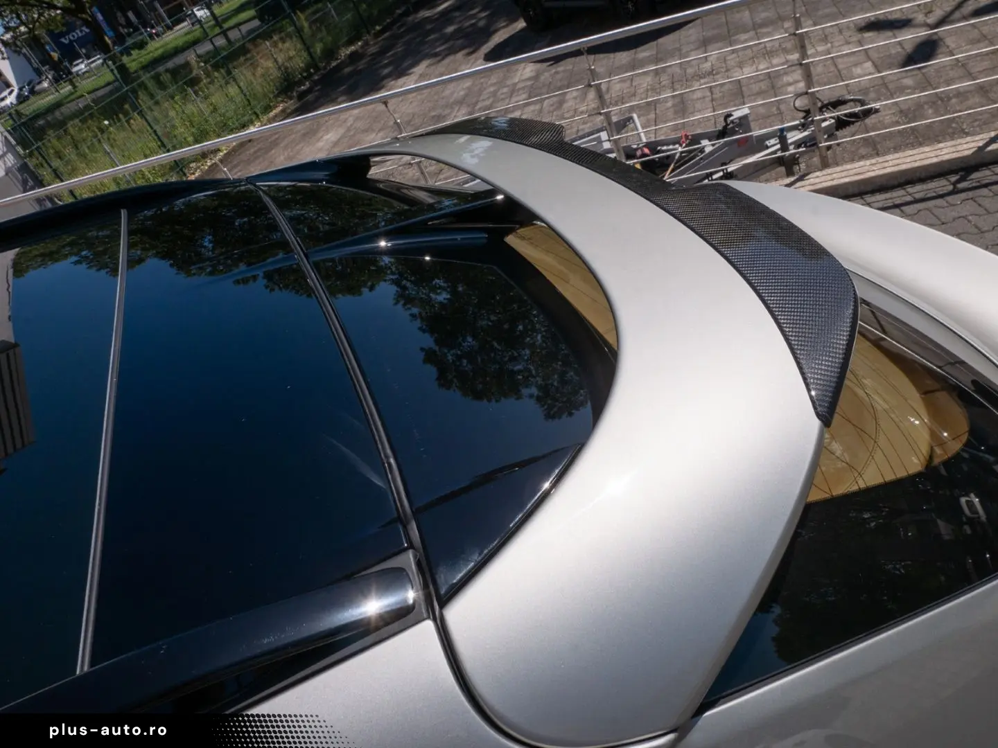 ASTON MARTIN DBX 707 Silver Birch Oxford Tan