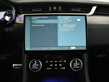 JAGUAR F-Pace D200 AWD R-Dynamic SE NAVI PANO ACC 20