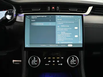 JAGUAR F-Pace D200 AWD R-Dynamic SE NAVI PANO ACC 20