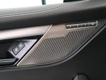 JAGUAR F-Pace D200 AWD R-Dynamic SE NAVI PANO ACC 20