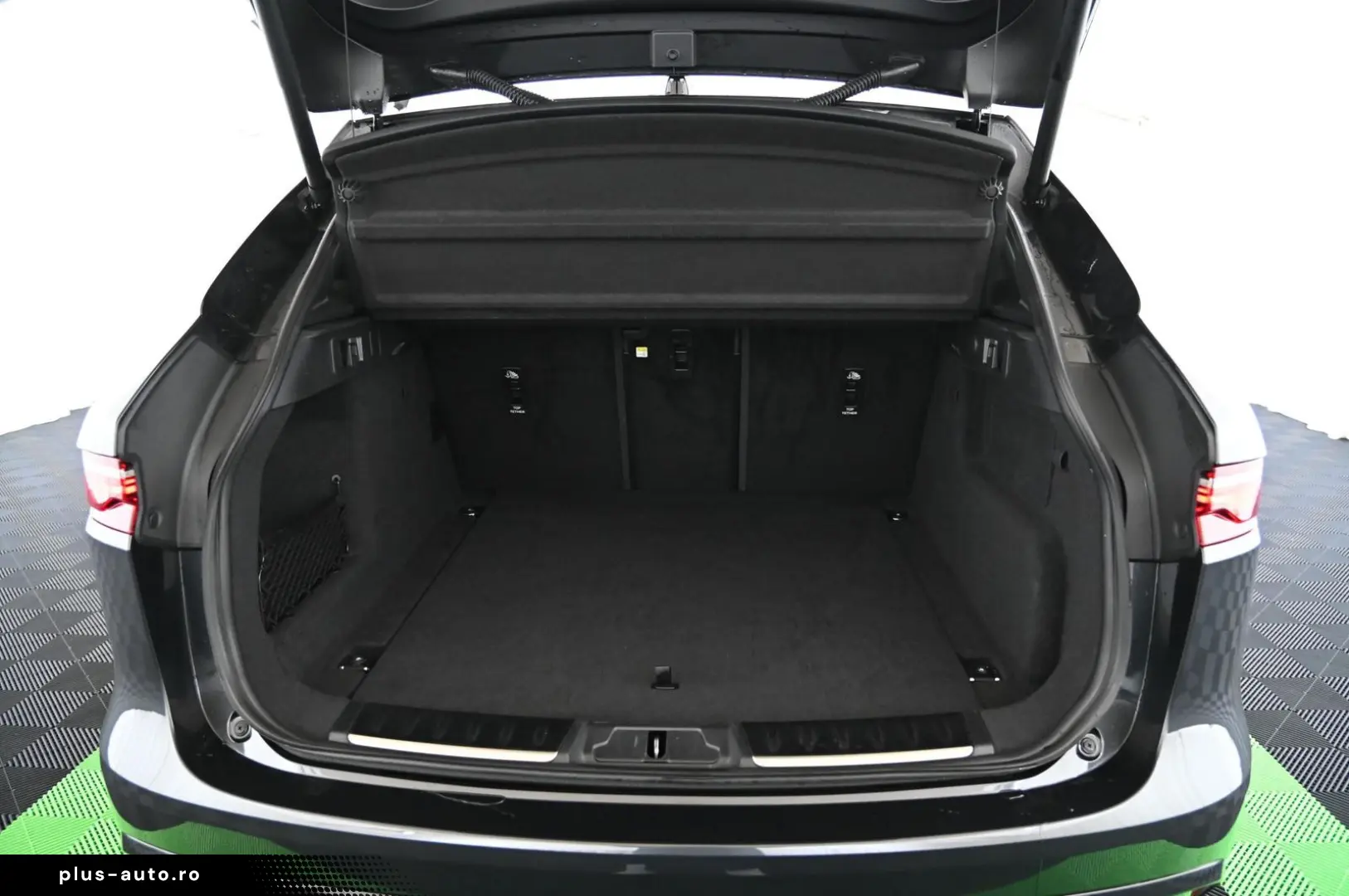 JAGUAR F-Pace D200 AWD R-Dynamic SE NAVI PANO ACC 20