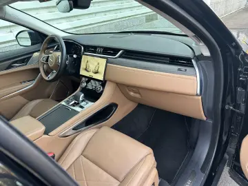 JAGUAR F-Pace P250 SE AWD