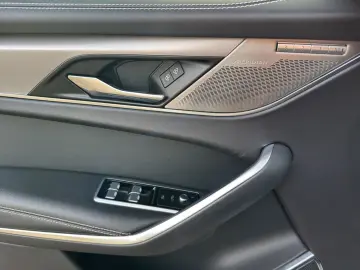 JAGUAR F-Pace R-Dynamic SE AWD Black Pack Panorama ACC