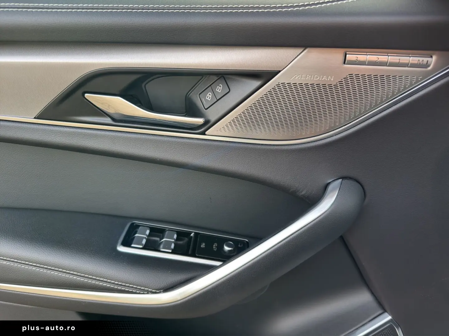 JAGUAR F-Pace R-Dynamic SE AWD Black Pack Panorama ACC