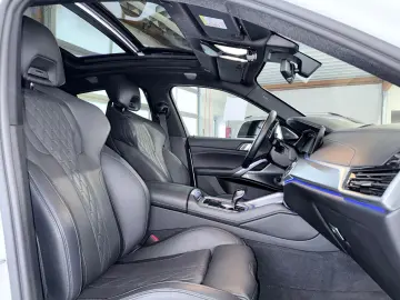 BMW X6 40d xDrive-M Sport Sky AHK 360 HUD B&W Iconic