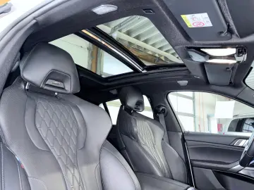 BMW X6 40d xDrive-M Sport Sky AHK 360 HUD B&W Iconic