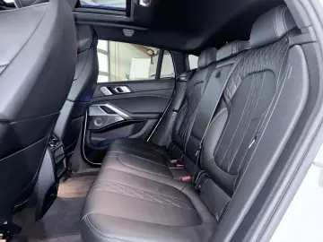 BMW X6 40d xDrive-M Sport Sky AHK 360 HUD B&W Iconic