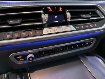 BMW X6 40d xDrive-M Sport Sky AHK 360 HUD B&W Iconic