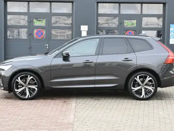 VOLVO XC60 B4 AWD Ultimate Dark LED PANO STHZ
