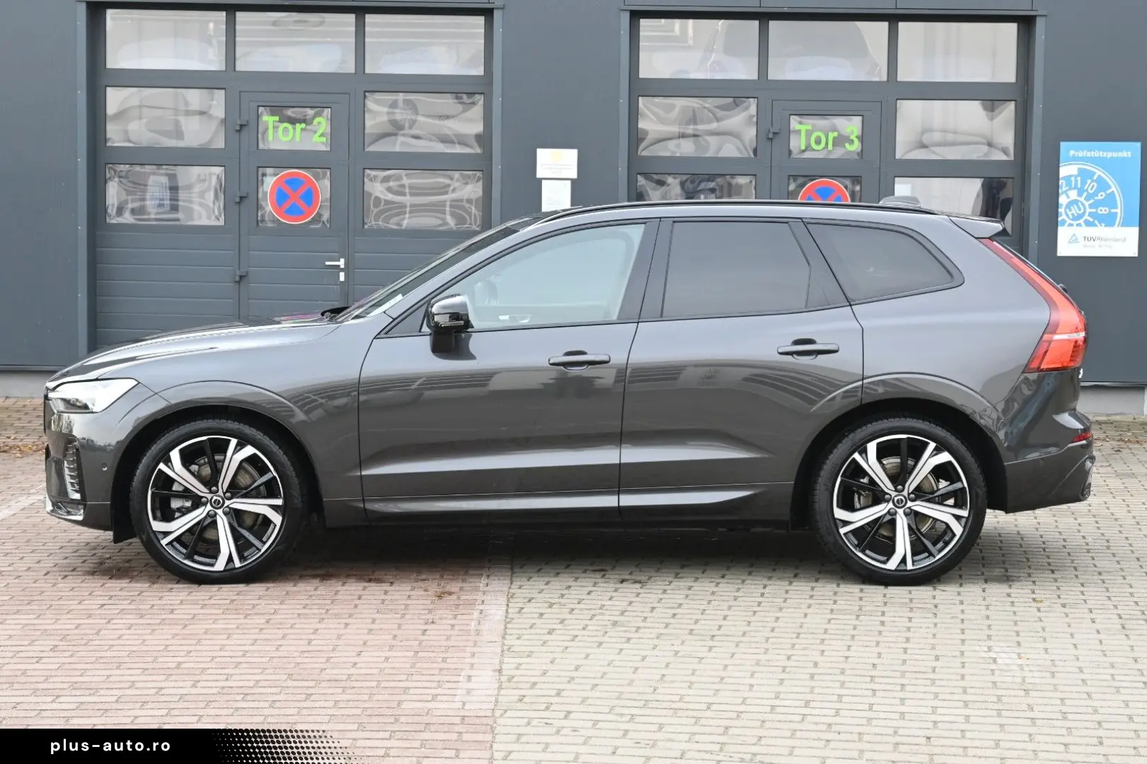VOLVO XC60 B4 AWD Ultimate Dark LED PANO STHZ