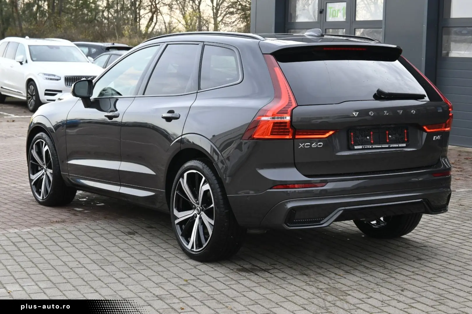 VOLVO XC60 B4 AWD Ultimate Dark LED PANO STHZ