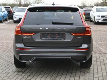 VOLVO XC60 B4 AWD Ultimate Dark LED PANO STHZ