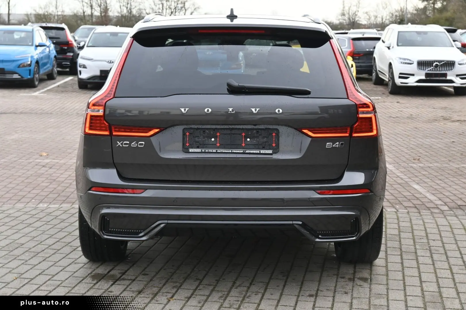 VOLVO XC60 B4 AWD Ultimate Dark LED PANO STHZ