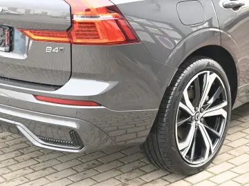 VOLVO XC60 B4 AWD Ultimate Dark LED PANO STHZ