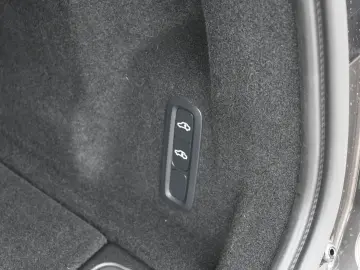 VOLVO XC60 B4 AWD Ultimate Dark LED PANO STHZ