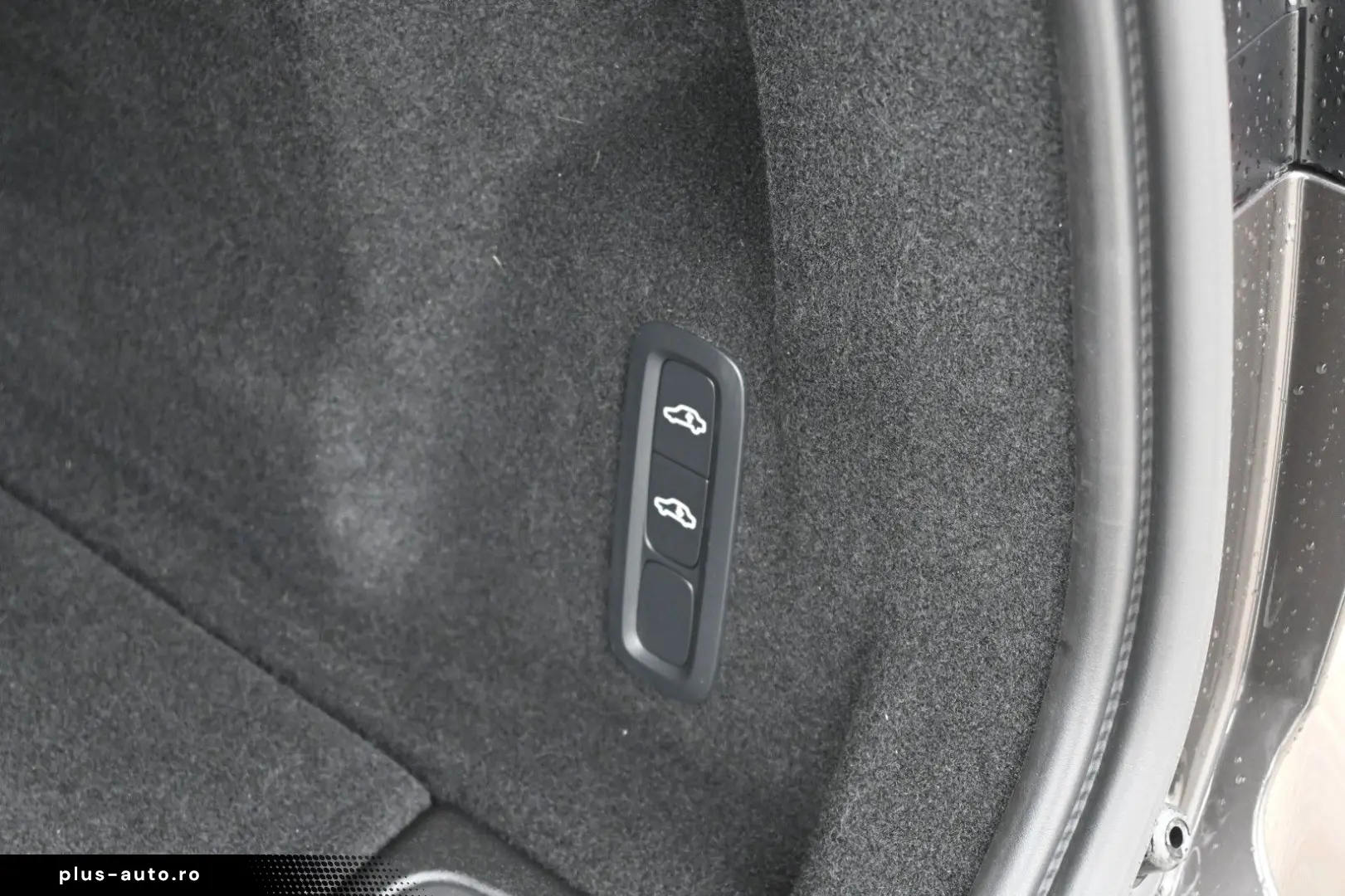 VOLVO XC60 B4 AWD Ultimate Dark LED PANO STHZ