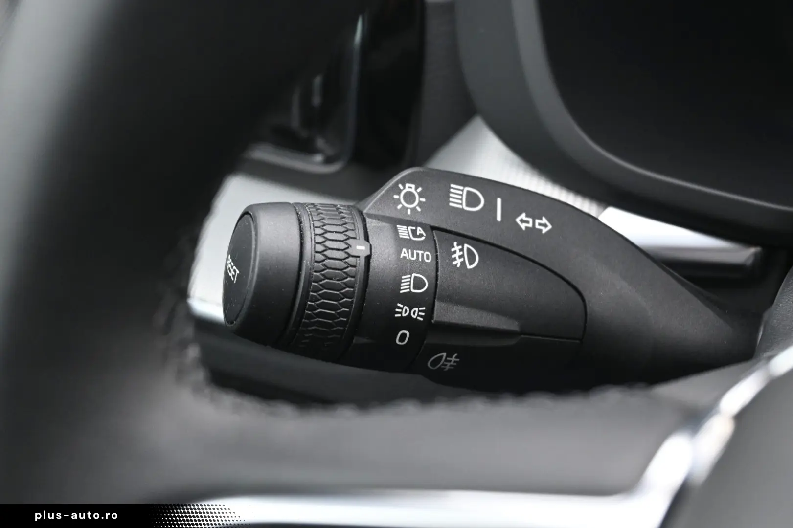 VOLVO XC60 B4 AWD Ultimate Dark LED PANO STHZ