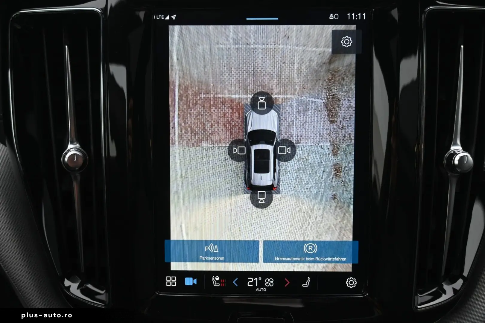 VOLVO XC60 B4 AWD Ultimate Dark LED PANO STHZ